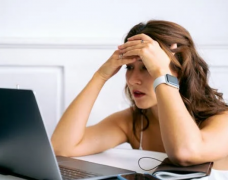 丢娃娃的因果报应 丢弃自己的孩子的后果